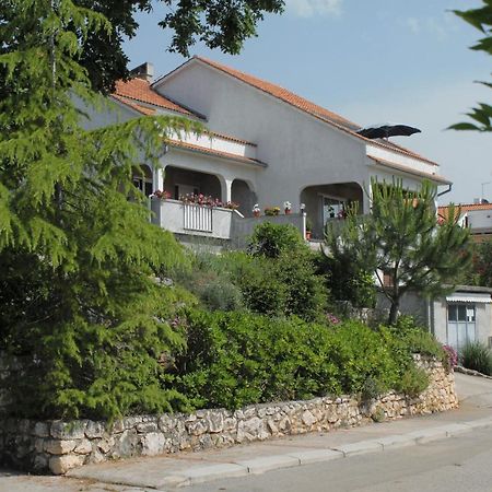 Apartments With A Parking Space Njivice, Krk - 5427 Buitenkant foto
